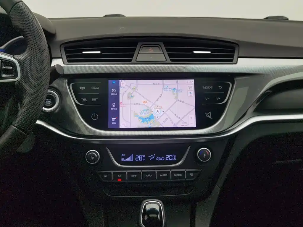 Geely Emgrand 2017 — фото 12