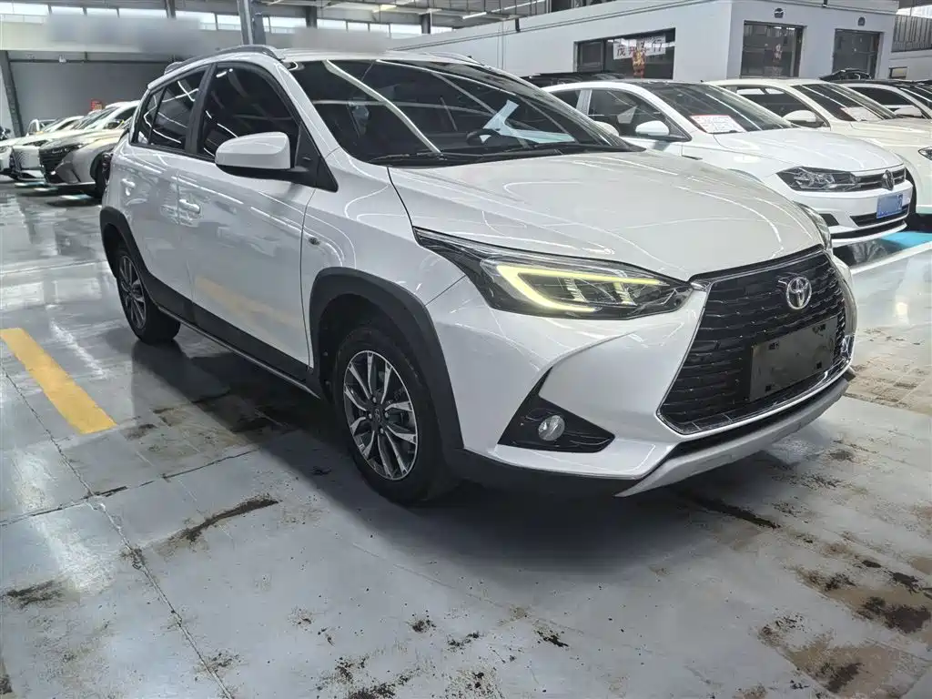 Toyota Yaris L 2021 — фото 9