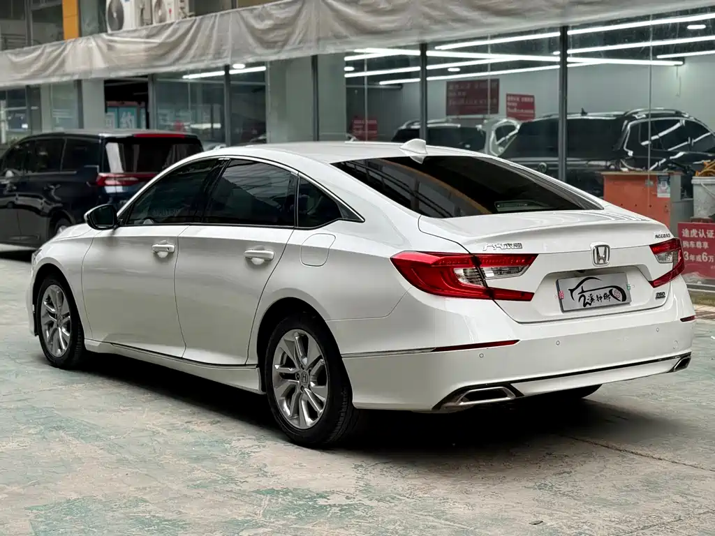 Honda Accord 2019 — фото 6