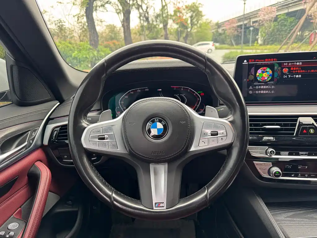 BMW 5 Series 2022 — фото 10