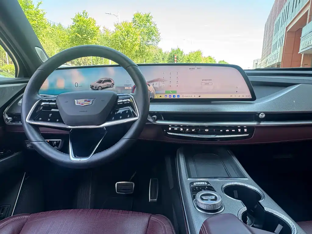 Cadillac XT5 2024 — фото 14