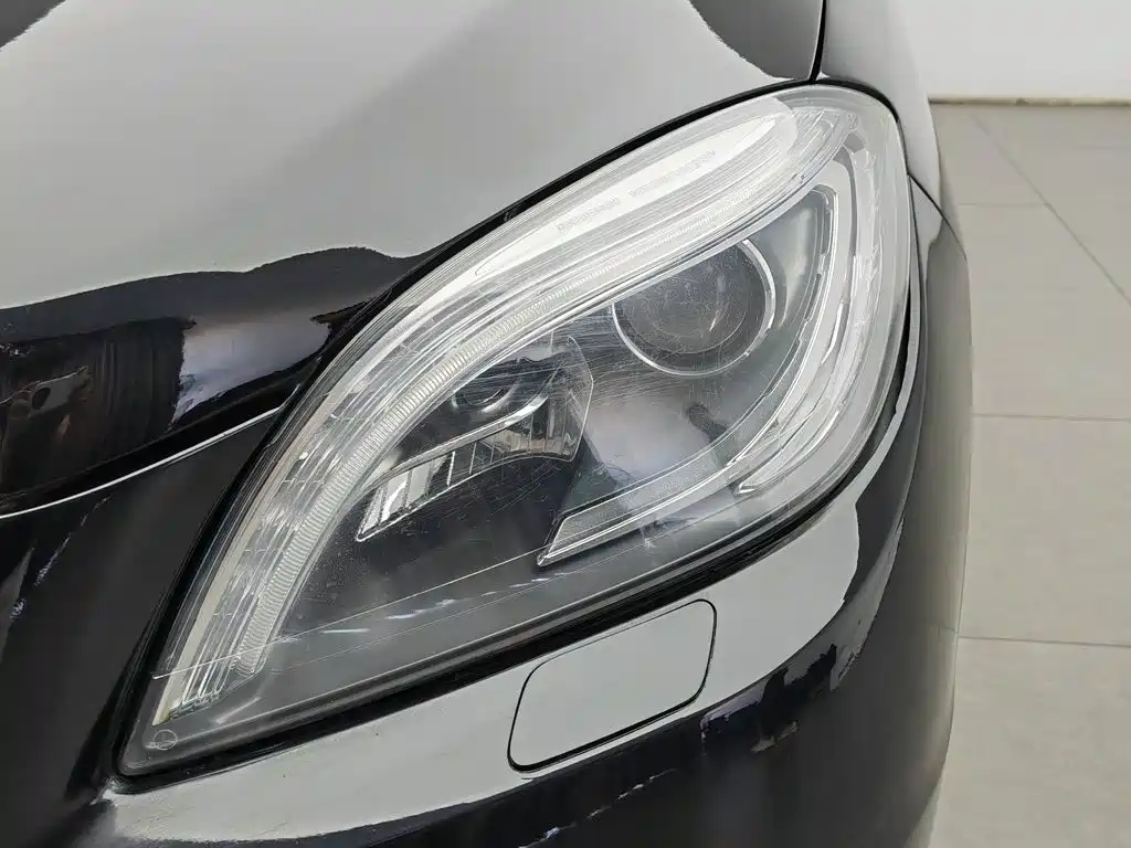 Mercedes-Benz M-Class 2015