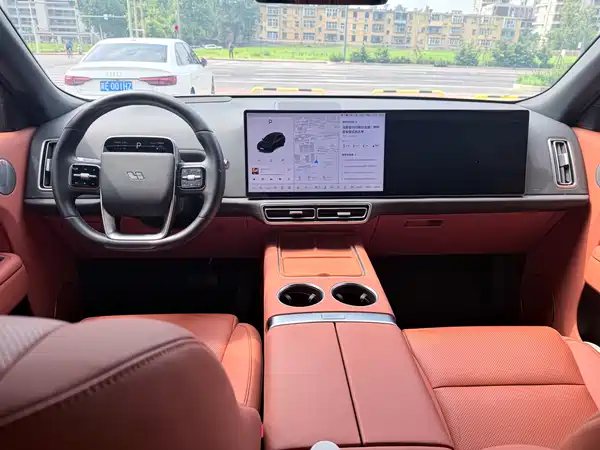 Li Auto L8 2025