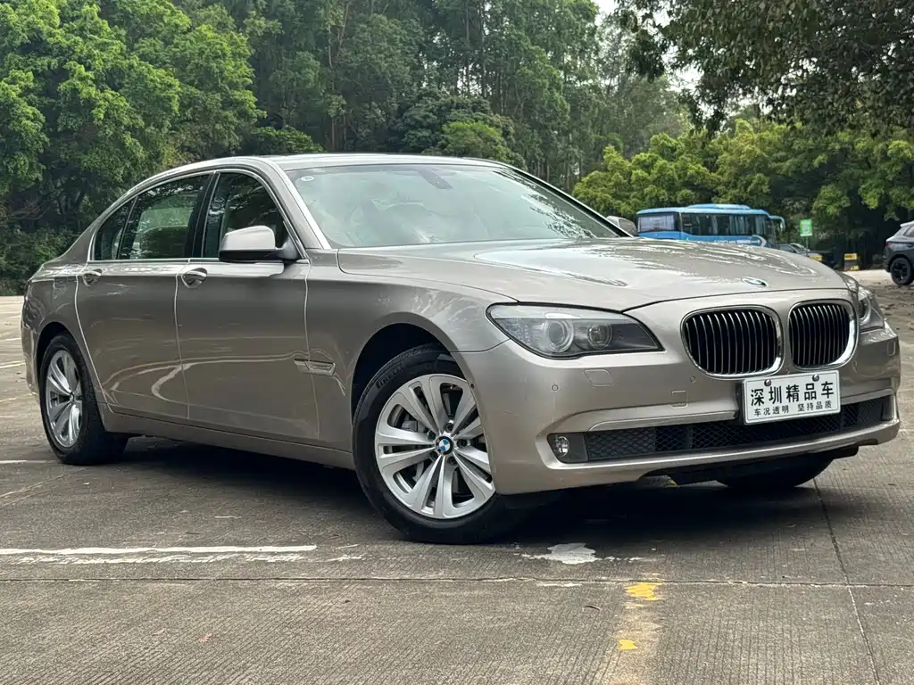 BMW 7 Series 2011 — фото 4