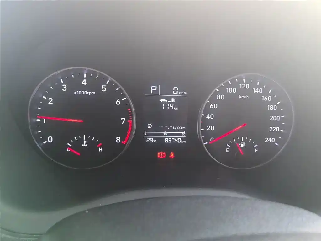 Hyundai Elantra 2018 — фото 12
