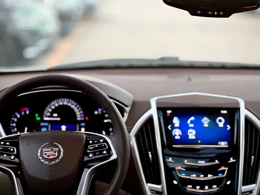 Cadillac SRX 2013 — фото 12
