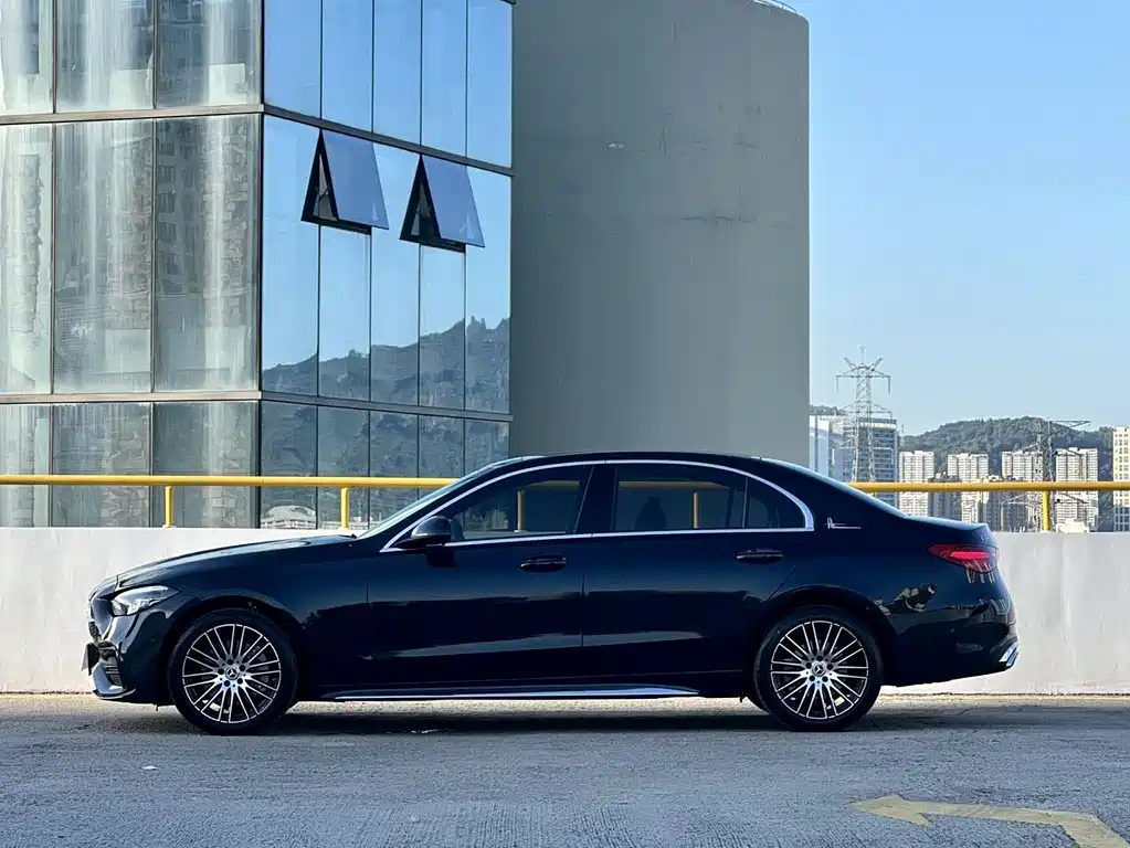Mercedes-Benz C-Class 2022