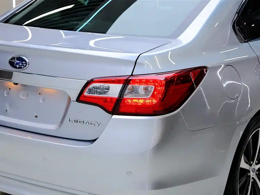 Subaru Legacy 2016 — фото 15