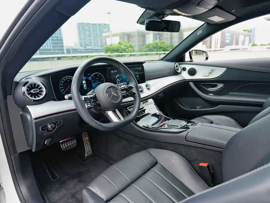 Mercedes-Benz E-Class 2023 — фото 10