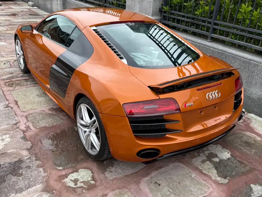 Audi R8 2014 — фото 8