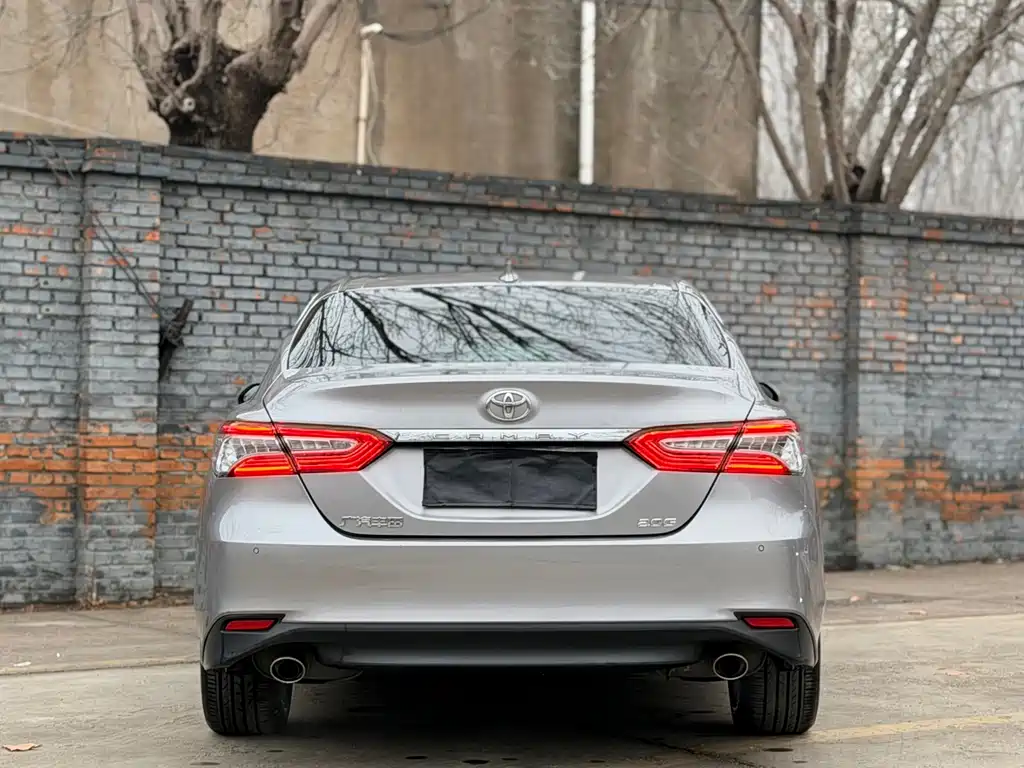 Toyota Camry 2022 — фото 12