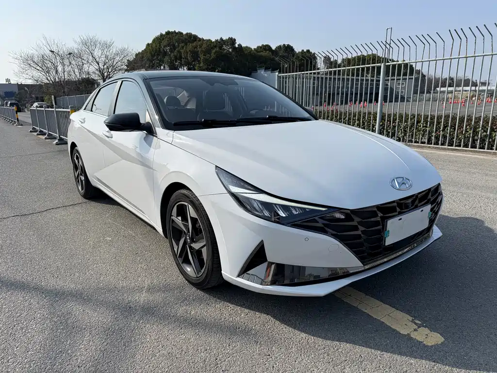 Hyundai Elantra 2021 — фото 3