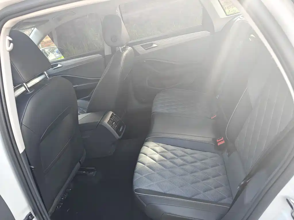 Volkswagen Sagitar 2023
