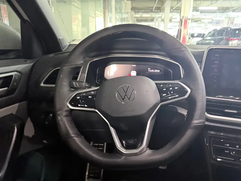 Volkswagen T-Roc 2023 — фото 14