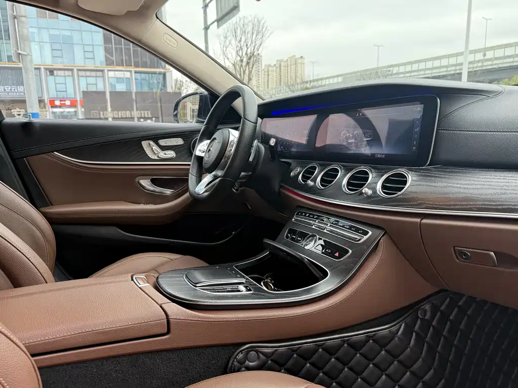 Mercedes-Benz E-Class 2019 — фото 11