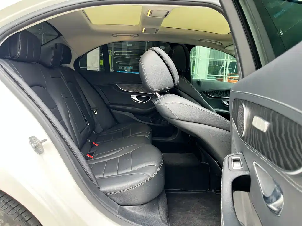 Mercedes-Benz C-Class 2019 — фото 19