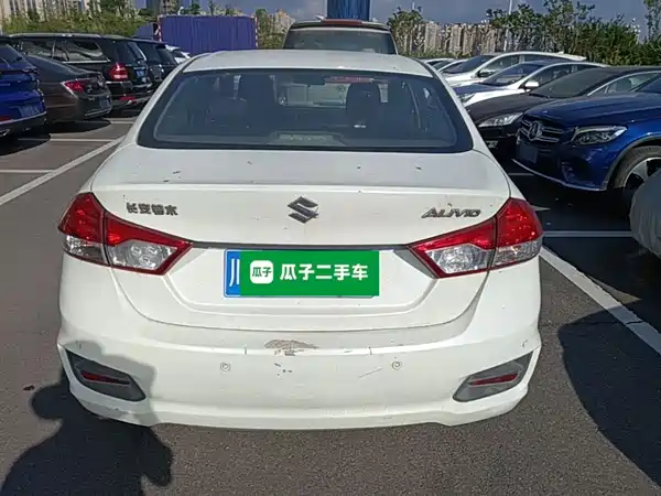 Suzuki Qiyue 2015