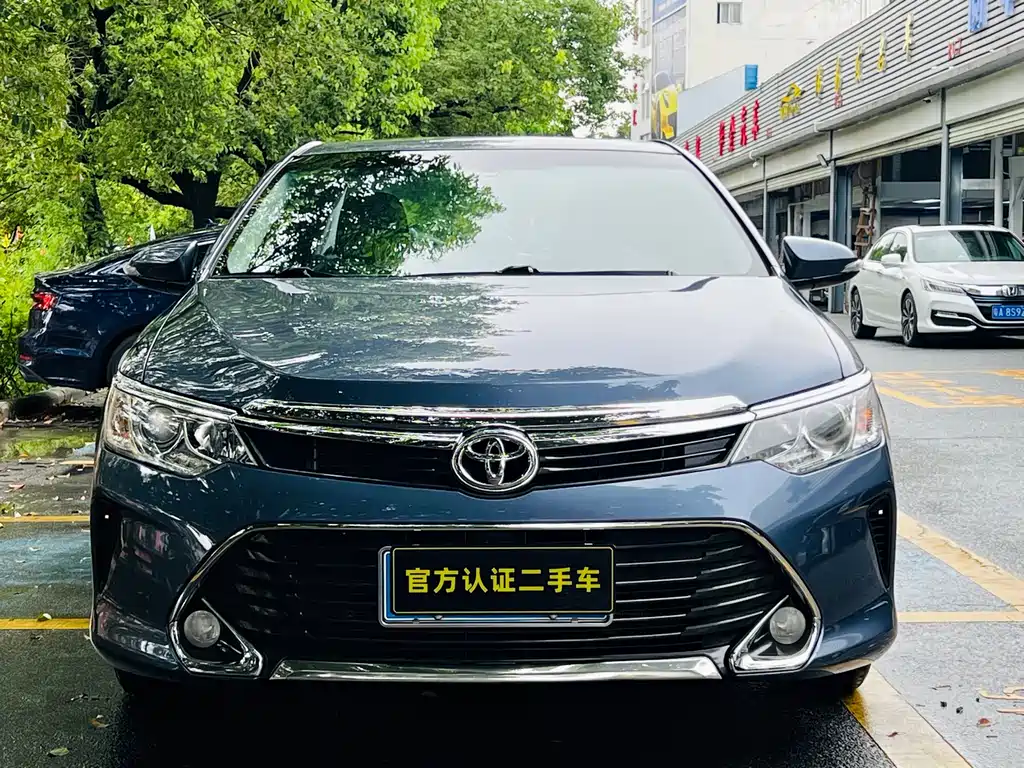 Toyota Camry 2017 — фото 2