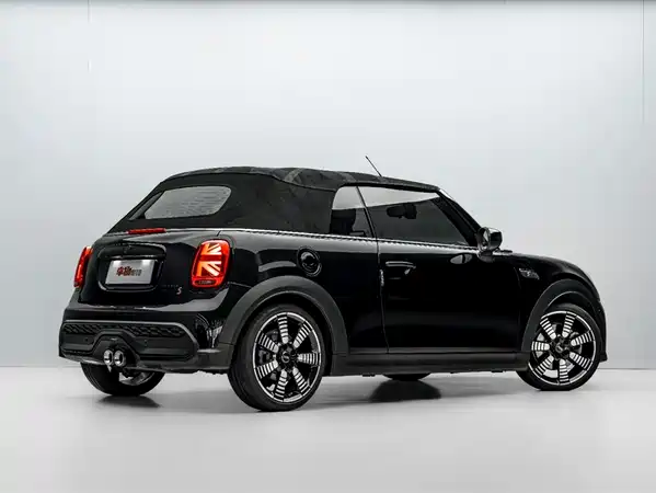 MINI MINI 2023