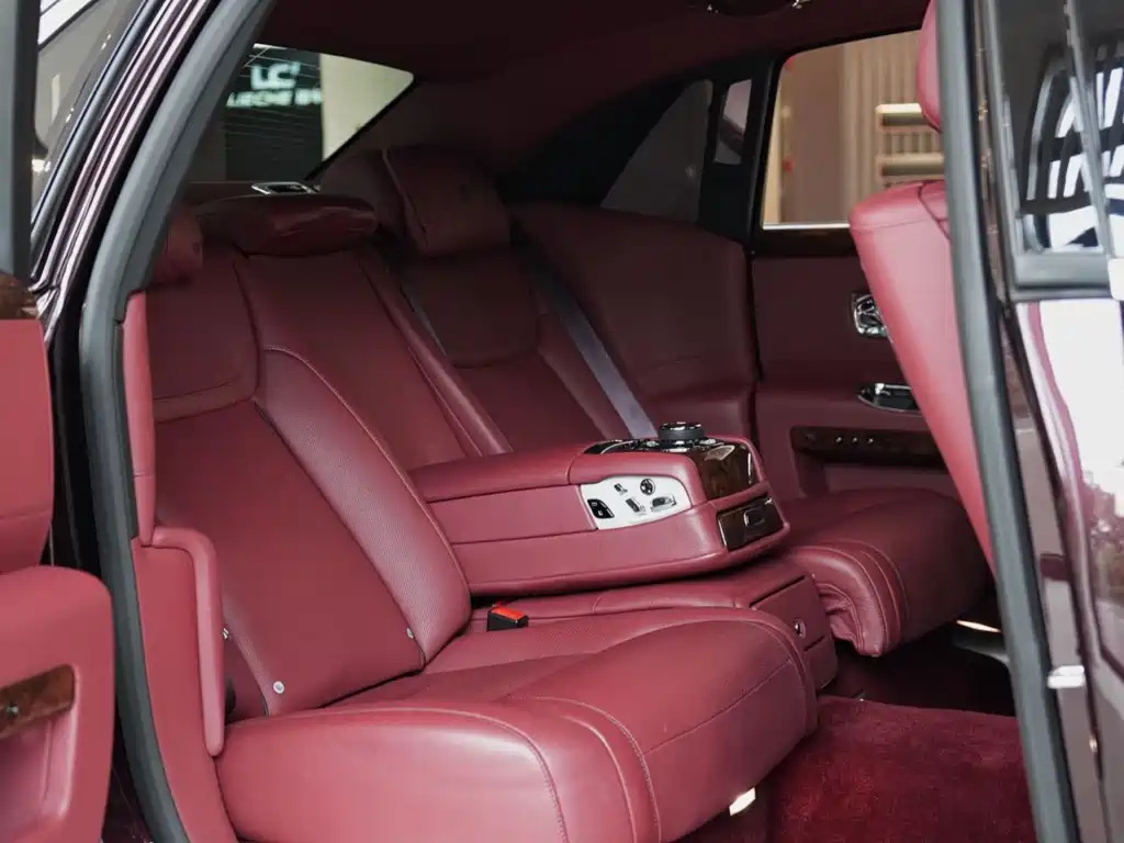Rolls-Royce Ghost 2020 — фото 11
