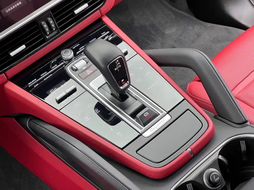 Porsche Cayenne Hybrid 2023 — фото 16
