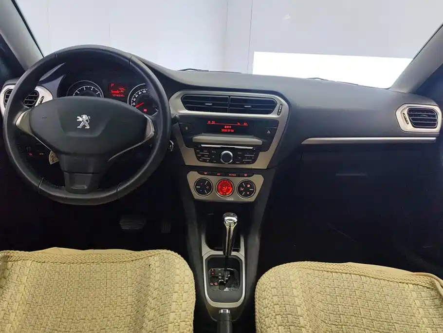 Peugeot 301 2014 — фото 12