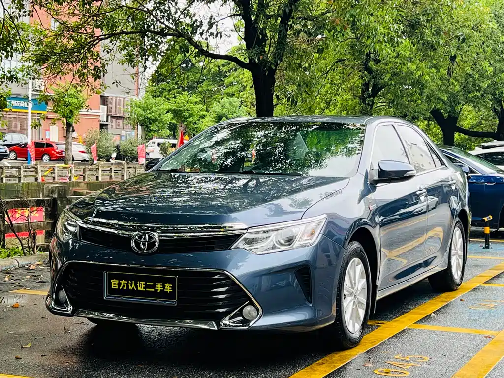 Toyota Camry 2017 — фото 1