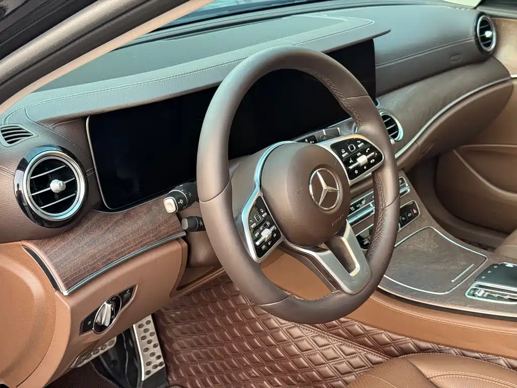 Mercedes-Benz E-Class 2019 — фото 11