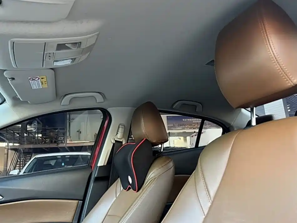 Mazda 3 Axela 2018 — фото 14