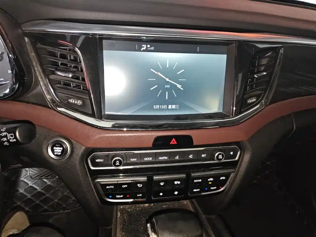 GAC Motor Trumpchi GS8 2017 — фото 13