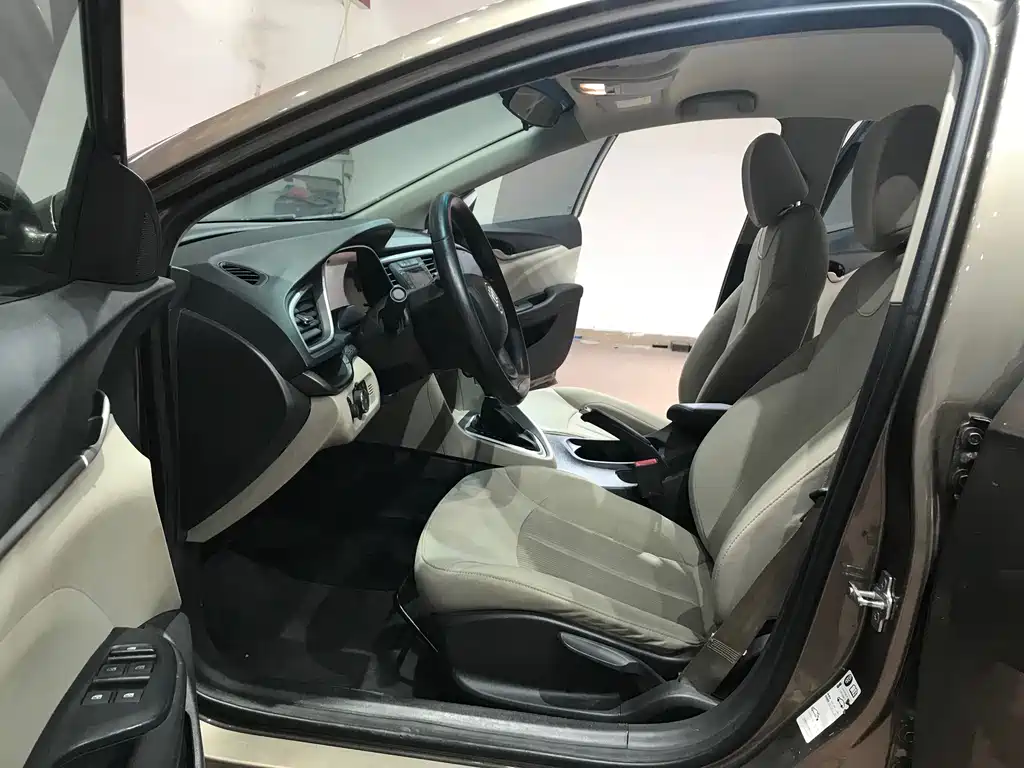 Buick Excelle 2018 — фото 29