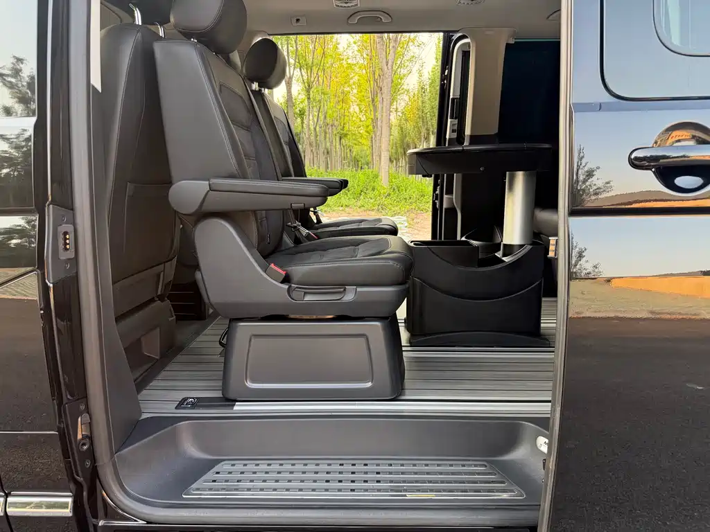 Volkswagen Multivan 2019 — фото 26