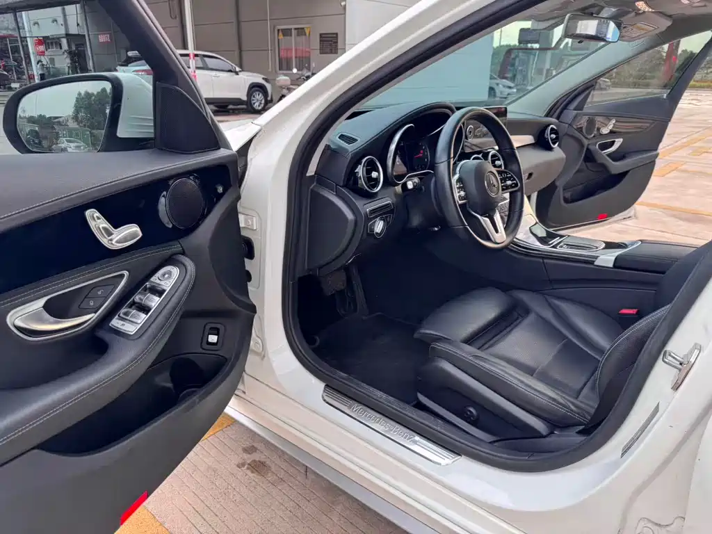Mercedes-Benz C-Class 2019 — фото 6
