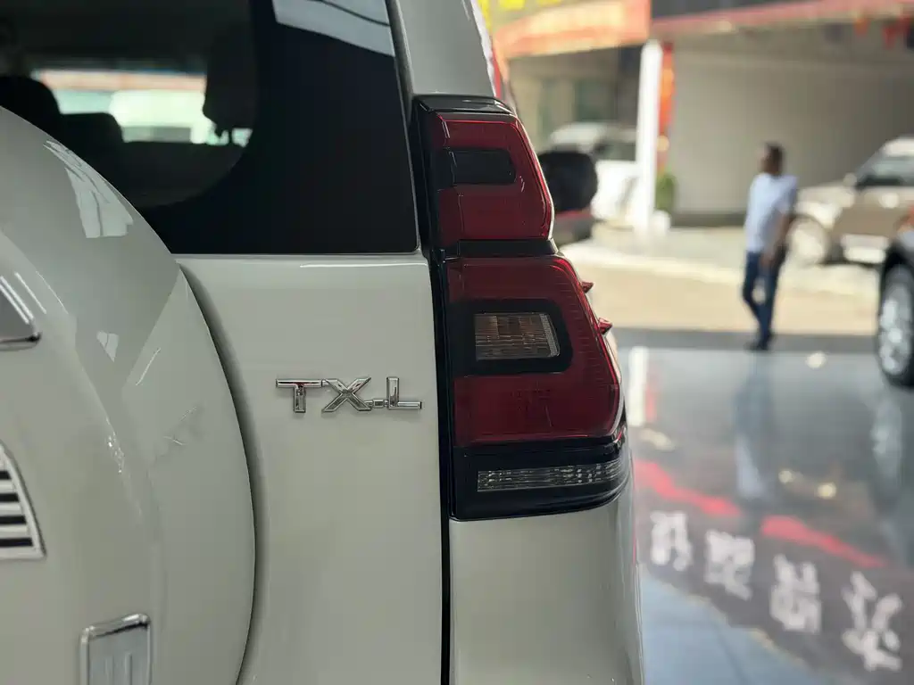 Toyota Prado 2019 — фото 18