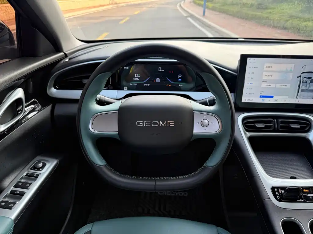 Geely Galaxy Starwish 2024 — фото 15