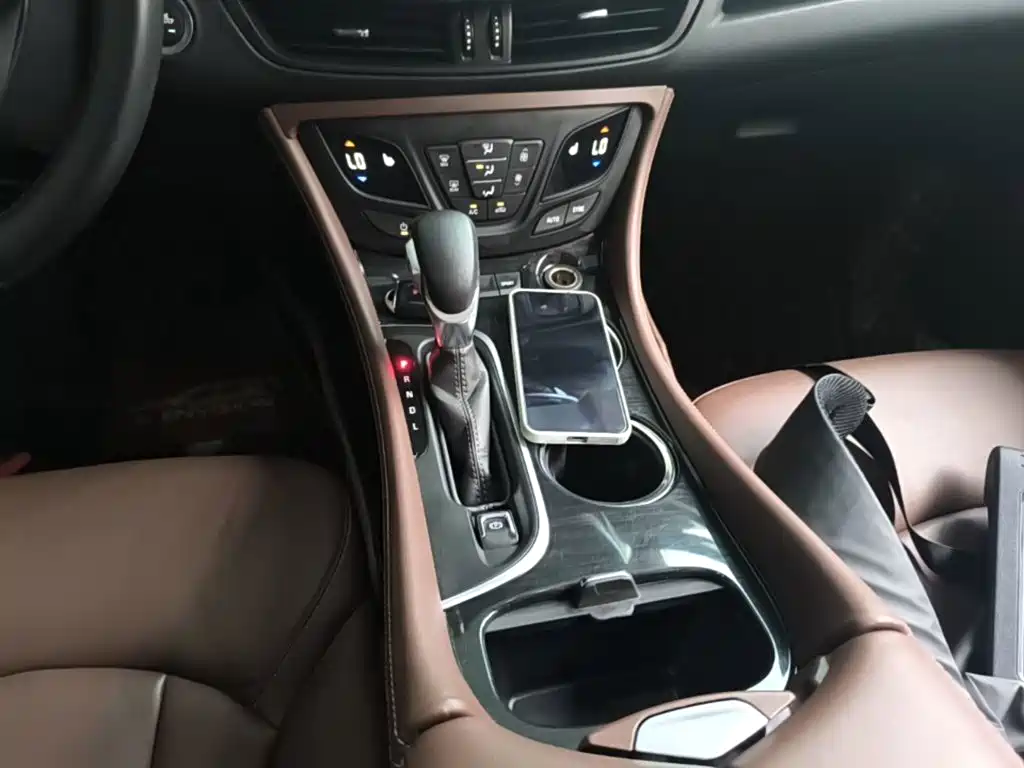 Buick Envision Plus 2018 — фото 14