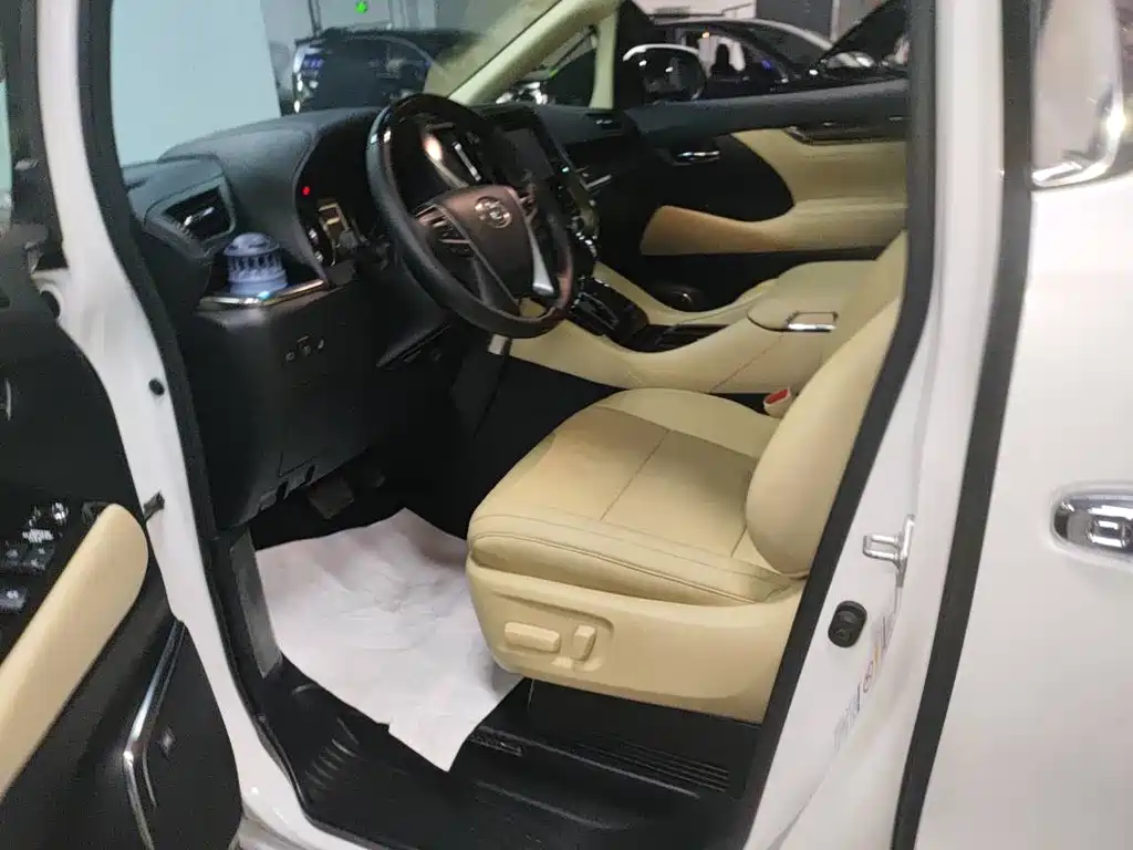 Toyota Alphard 2020 — фото 9