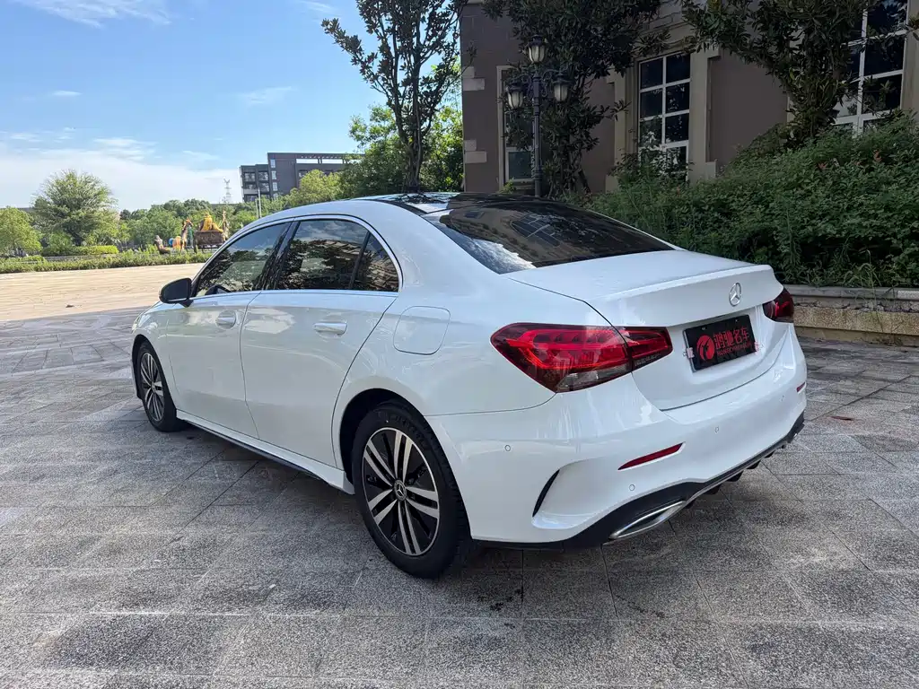 Mercedes-Benz A-Class 2019 — фото 8