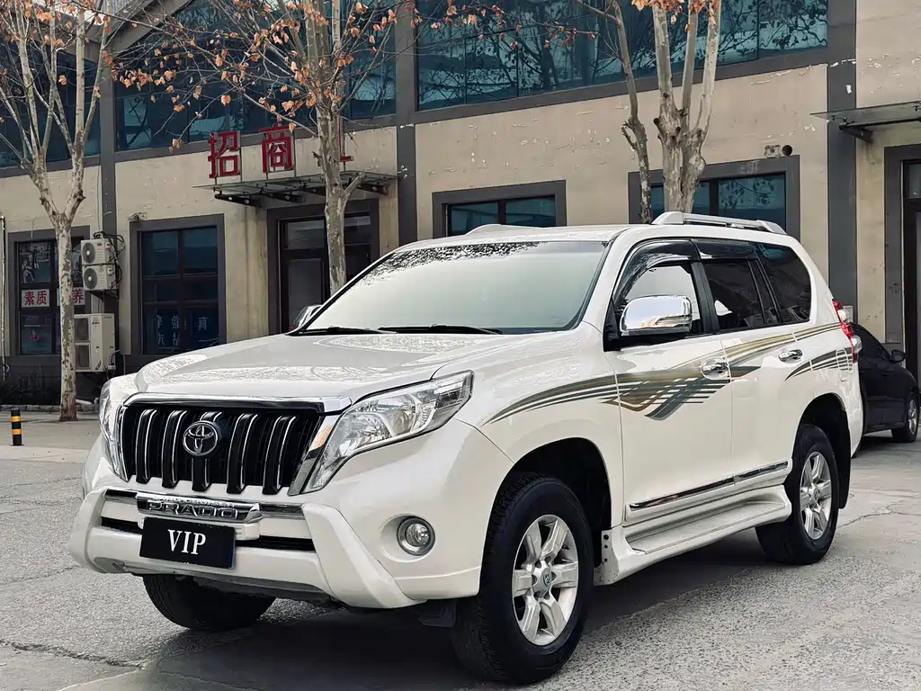Toyota Prado 2017 — фото 1