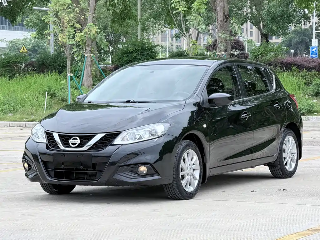 Nissan Tiida 2017 — фото 1