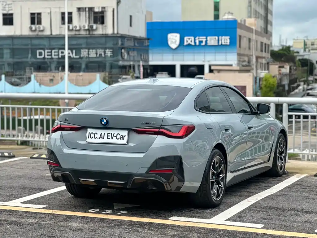 BMW i4 2024 — фото 13