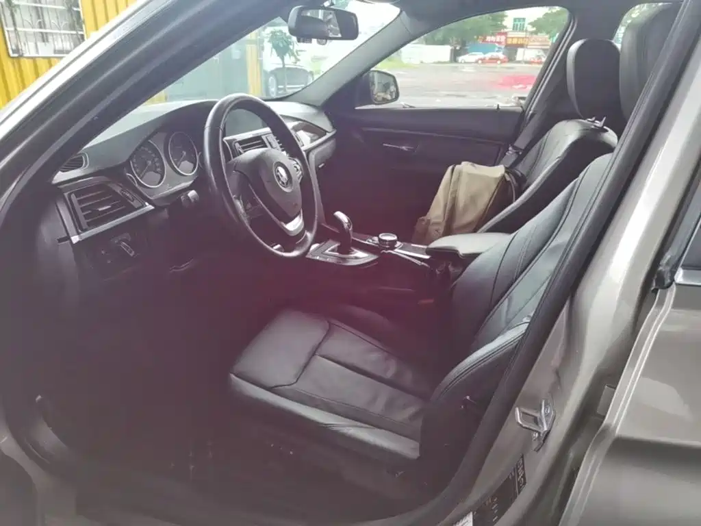 BMW 3 Series 2015 — фото 15