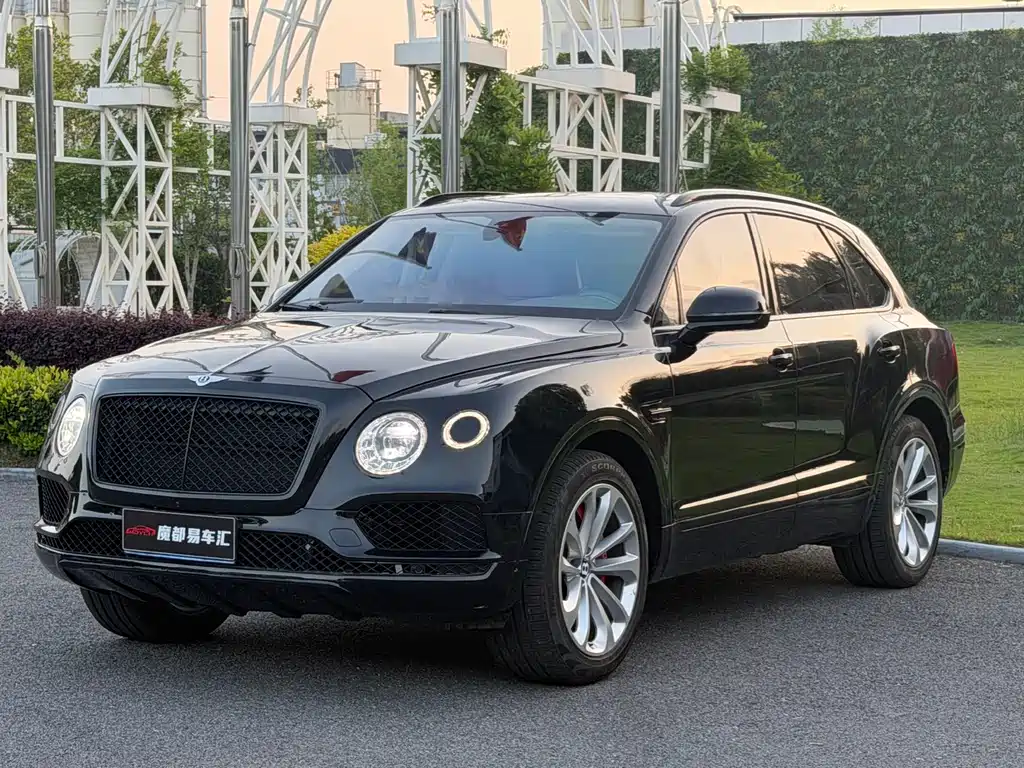 Bentley Bentayga 2018 — фото 1