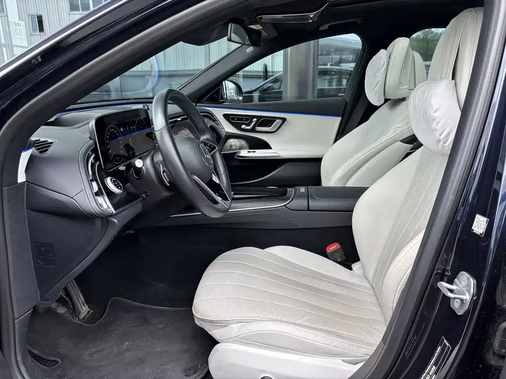 Mercedes-Benz E-Class 2023 — фото 10