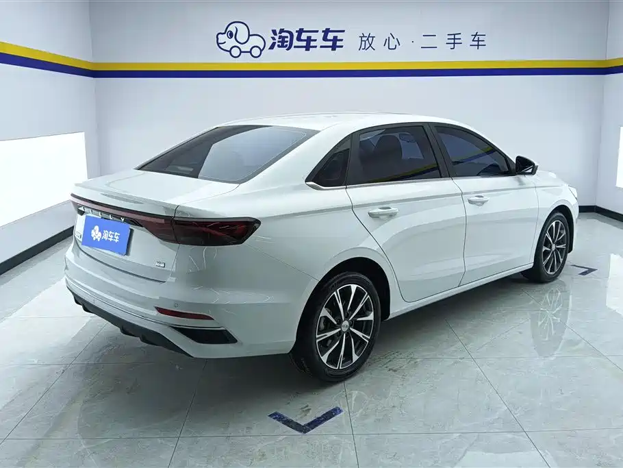Geely Emgrand 2024 — фото 3