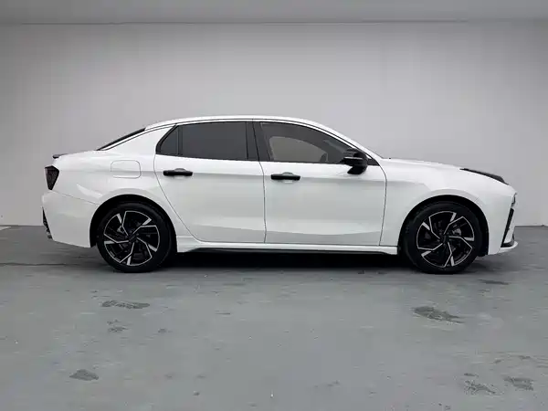 Lynk & Co 03 2023
