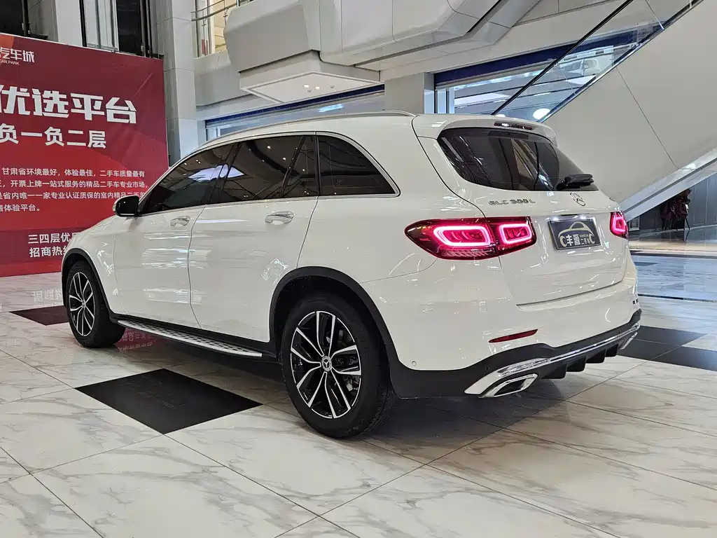 Mercedes-Benz GLC 2020 — фото 28