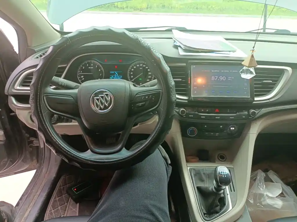Buick Excelle 2015 — фото 10