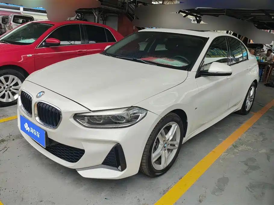BMW 1 Series 2019 — фото 1