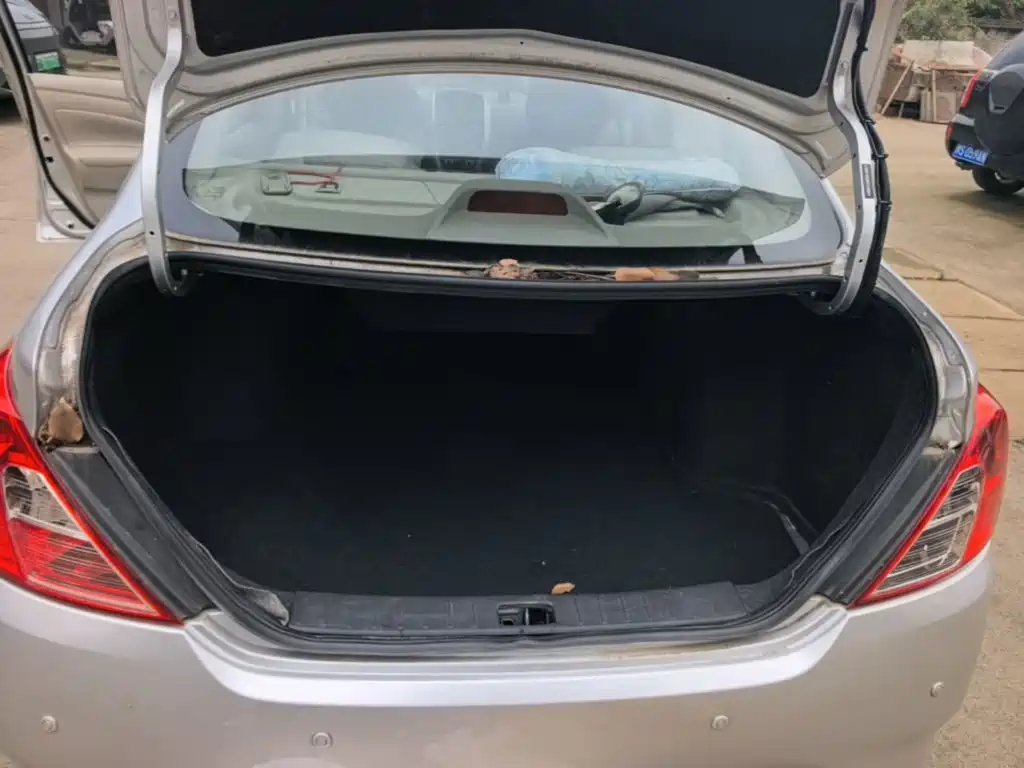 Nissan Sunny 2015 — фото 19